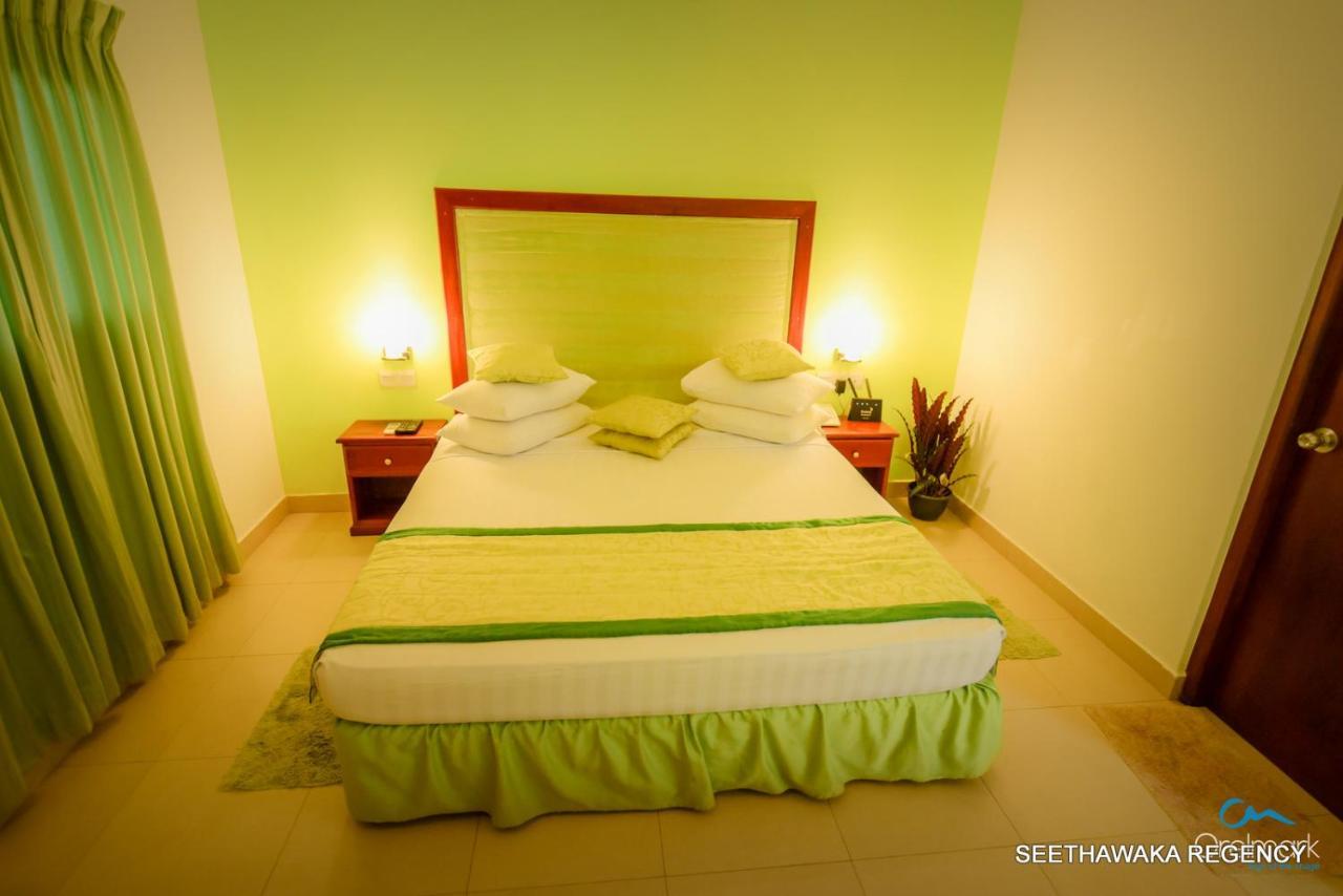 Seethawaka Regency Avissawella Exteriör bild